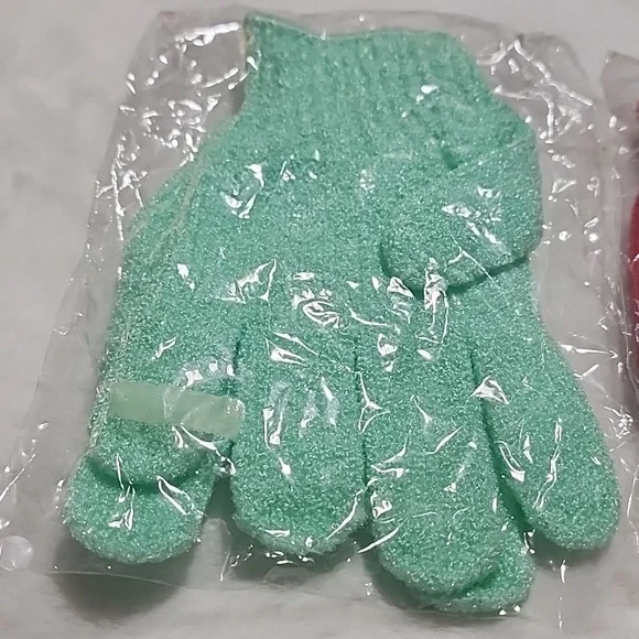 NEW IN PACKAGES  LADIES  GLOVES. - Picture 2 of 4